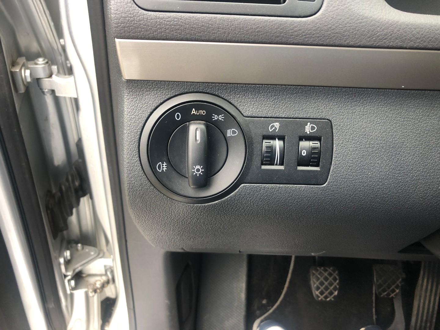 Volkswagen Touran 1,9TDI 77KW - pohled 9