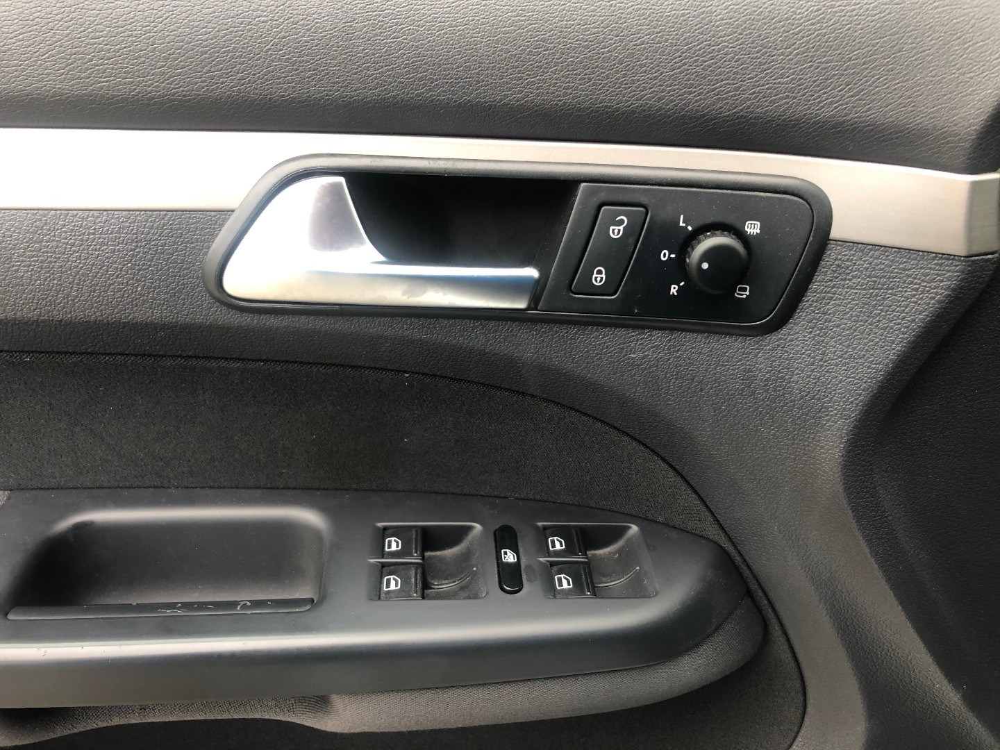 Volkswagen Touran 1,9TDI 77KW - pohled 10