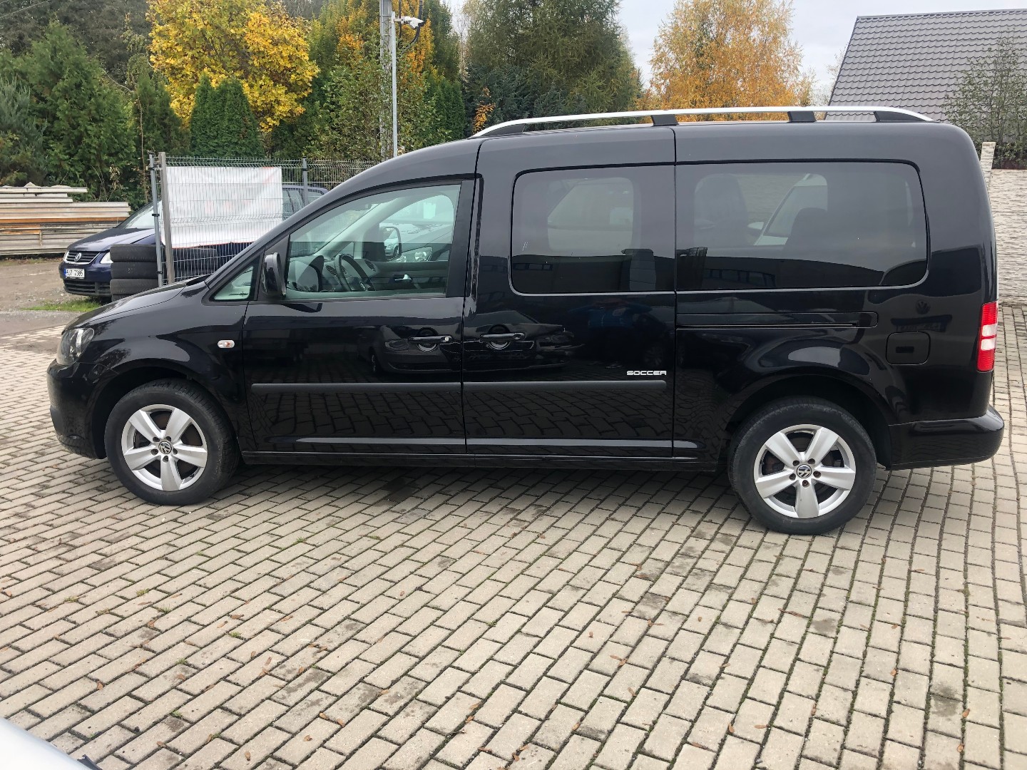  Caddy Maxi 2,0TDI 103KW 7MÍST - pohled 2