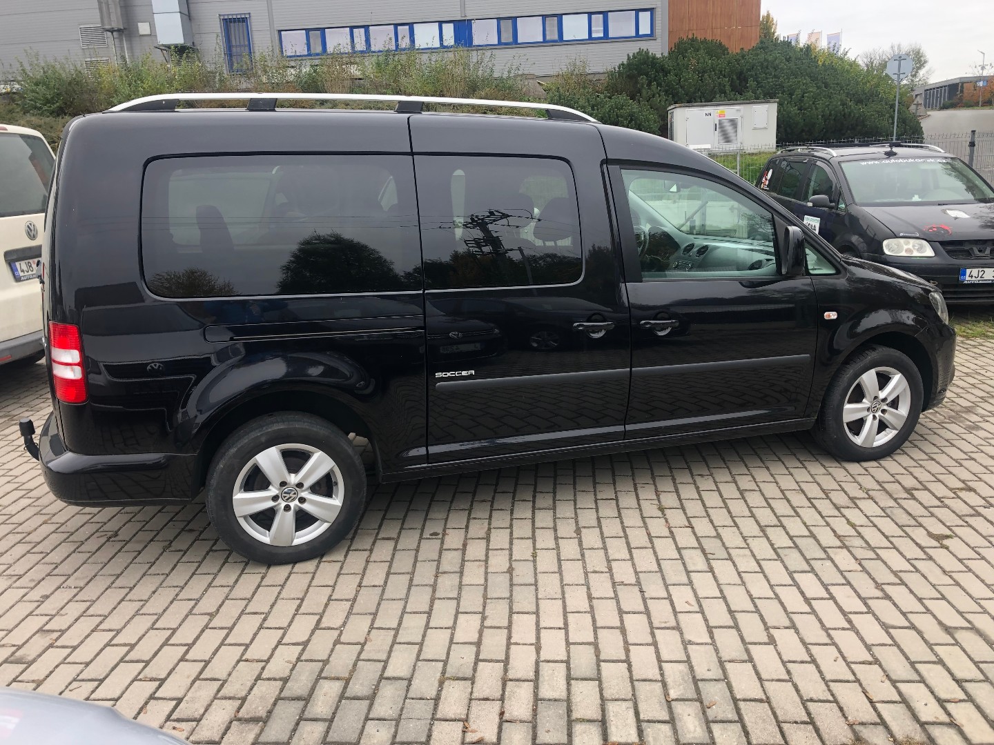  Caddy Maxi 2,0TDI 103KW 7MÍST - pohled 3