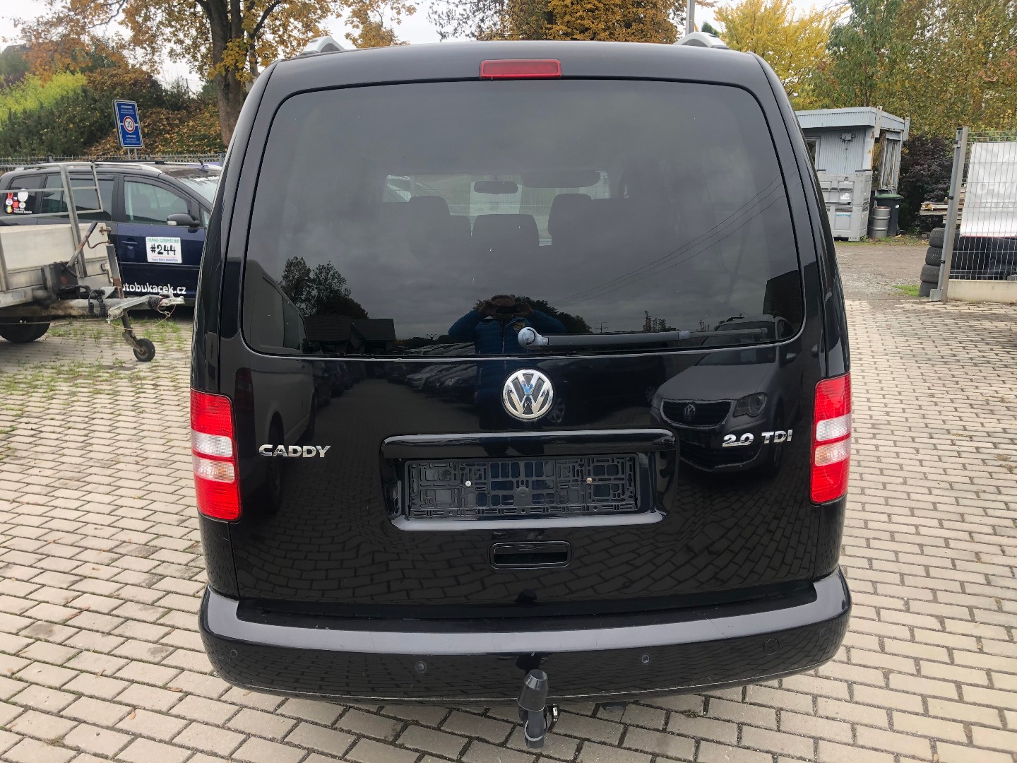  Caddy Maxi 2,0TDI 103KW 7MÍST - pohled 4