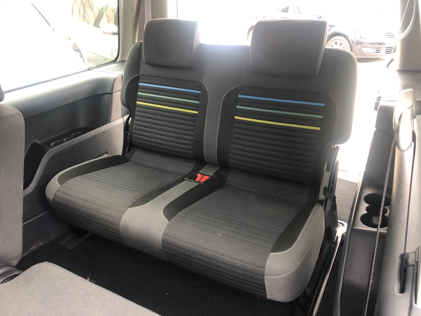  Caddy Maxi 2,0TDI 103KW 7MÍST - pohled 6