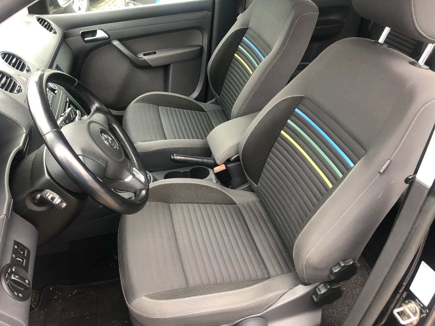  Caddy Maxi 2,0TDI 103KW 7MÍST - pohled 7