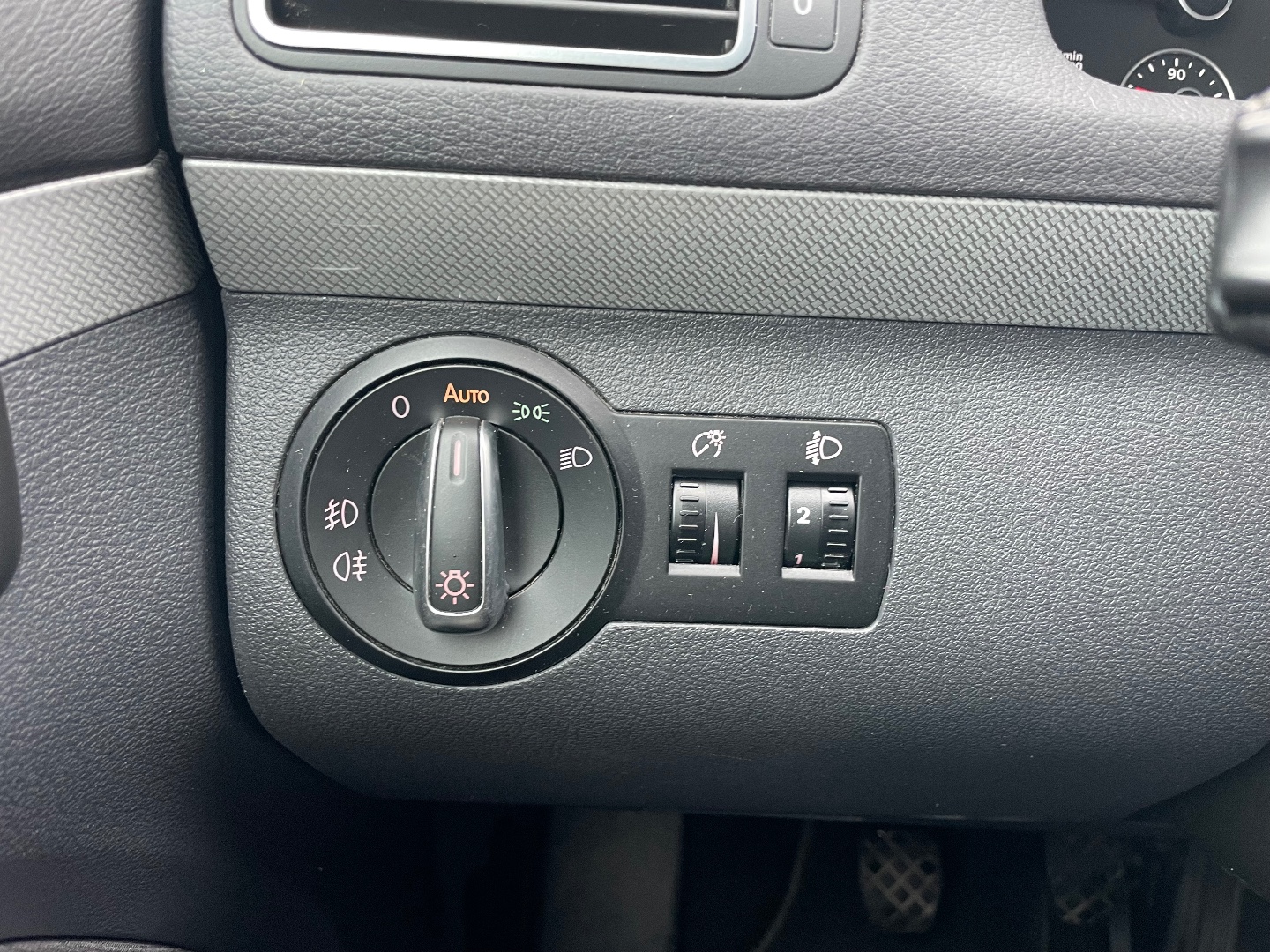 Volkswagen Touran 2,0TDI 103kW MATCH 5míst ZÁRUKA  - pohled 14