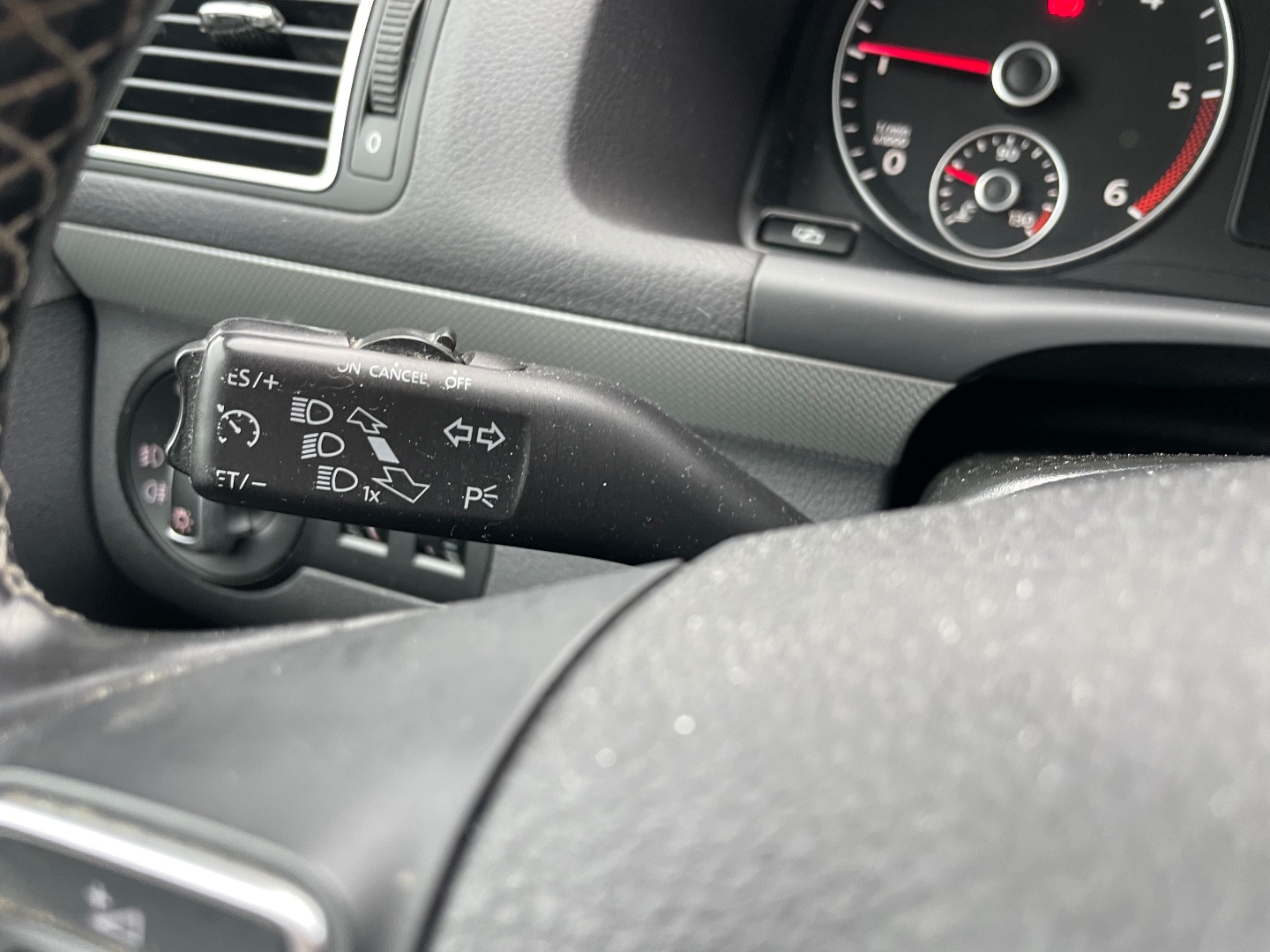 Volkswagen Touran 2,0TDI 103kW MATCH 5míst ZÁRUKA  - pohled 15