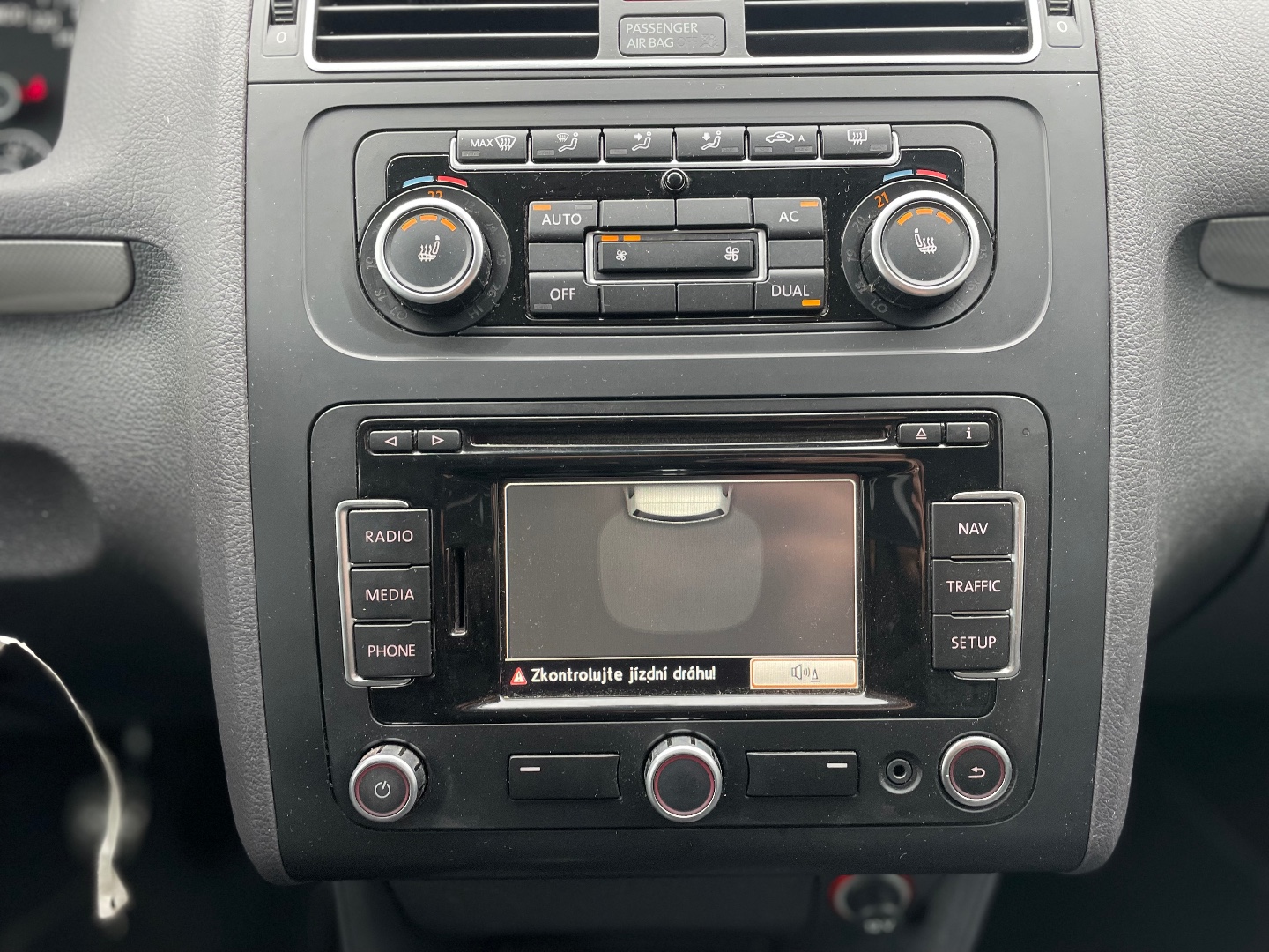 Volkswagen Touran 2,0TDI 103kW MATCH 5míst ZÁRUKA  - pohled 9