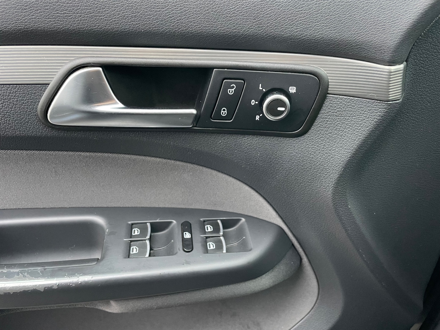 Volkswagen Touran 2,0TDI 103kW 5míst ZÁRUKA  - pohled 11