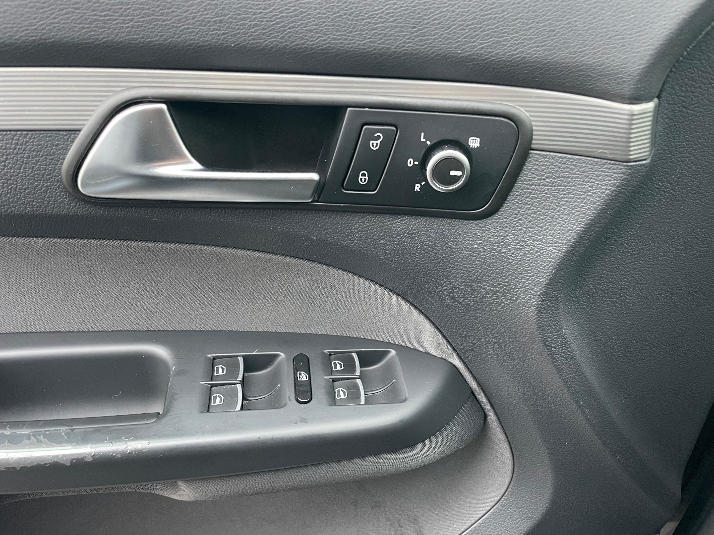 Volkswagen Touran 2,0TDI 103kW 5míst ZÁRUKA  - pohled 12