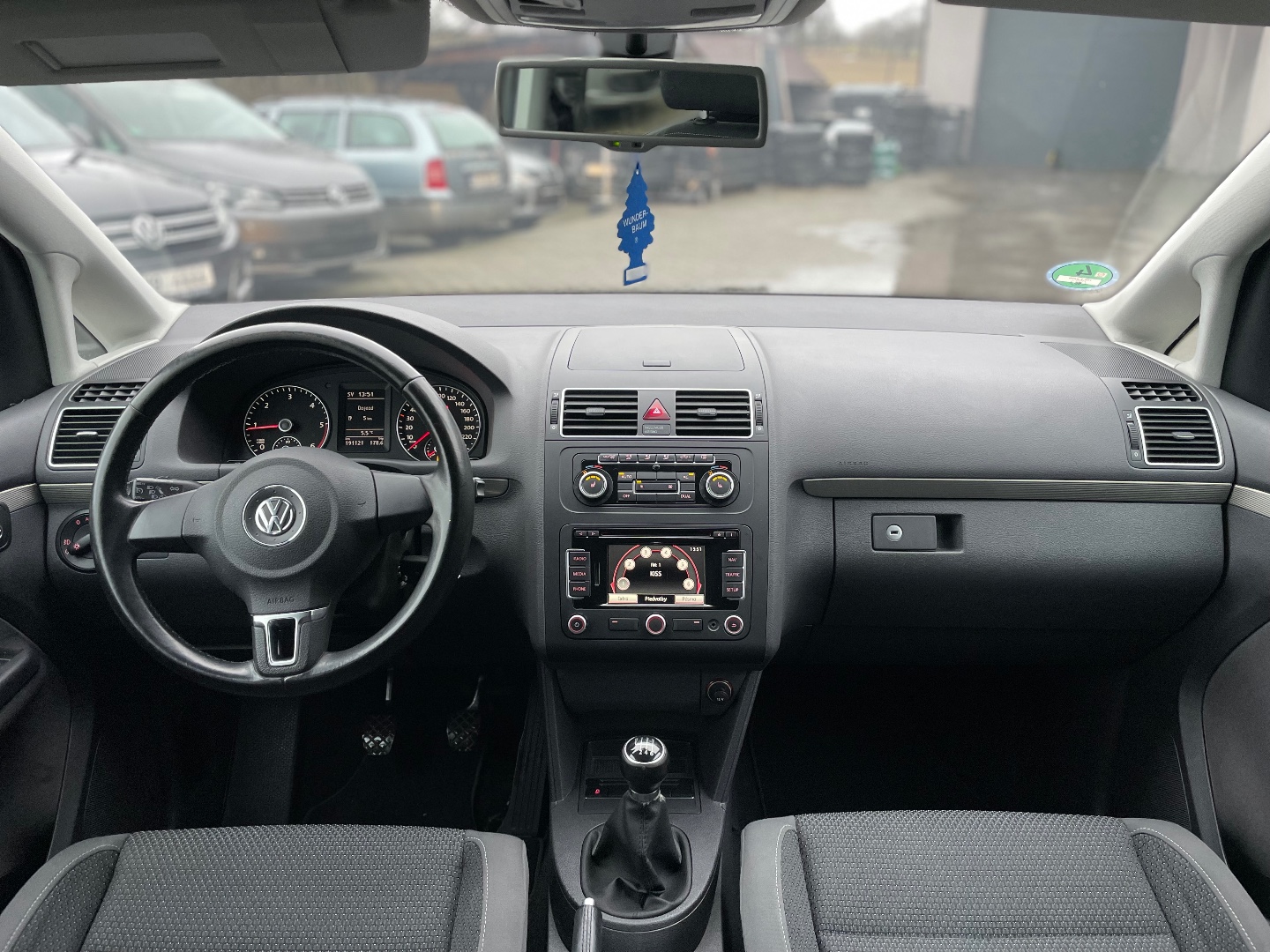 Volkswagen Touran 2,0TDI 103kW 5míst ZÁRUKA  - pohled 5