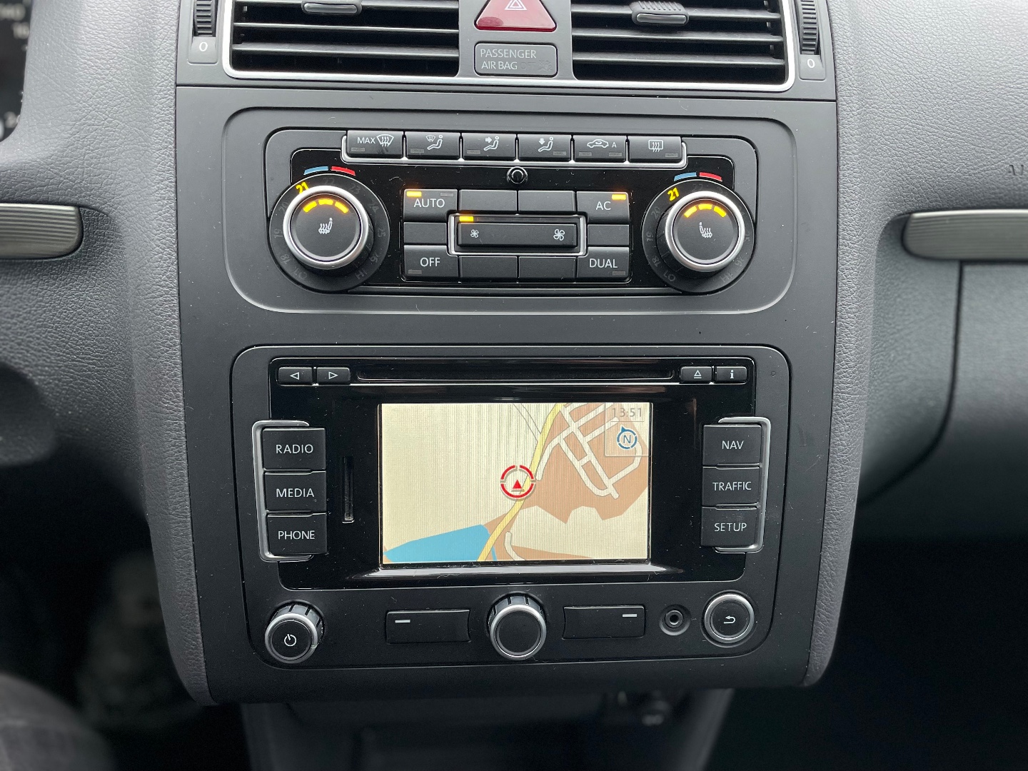 Volkswagen Touran 2,0TDI 103kW 5míst ZÁRUKA  - pohled 6