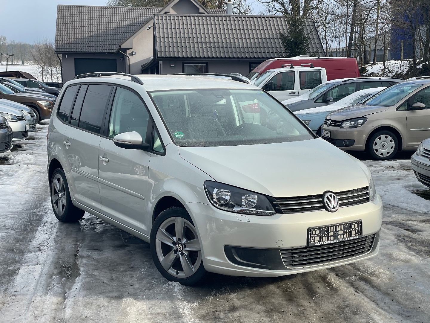 Volkswagen Touran 2,0TDI 103kW 5míst ZÁRUKA  - hlavní pohled