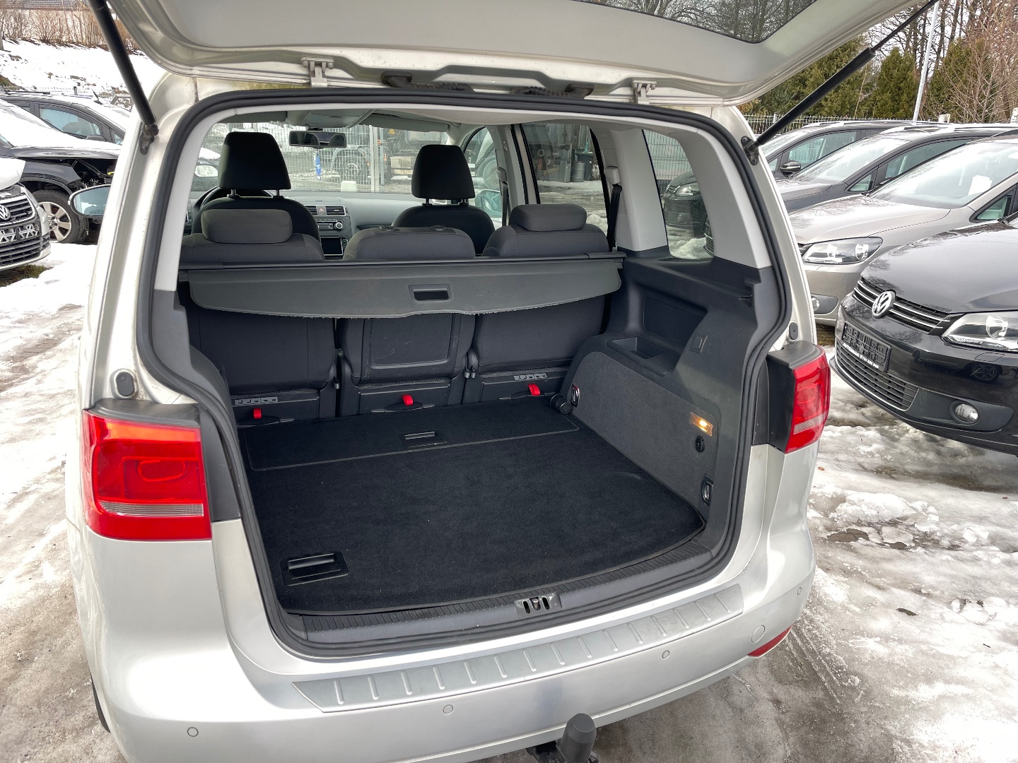 Volkswagen Touran 2,0TDI 103kW 5míst ZÁRUKA  - pohled 13