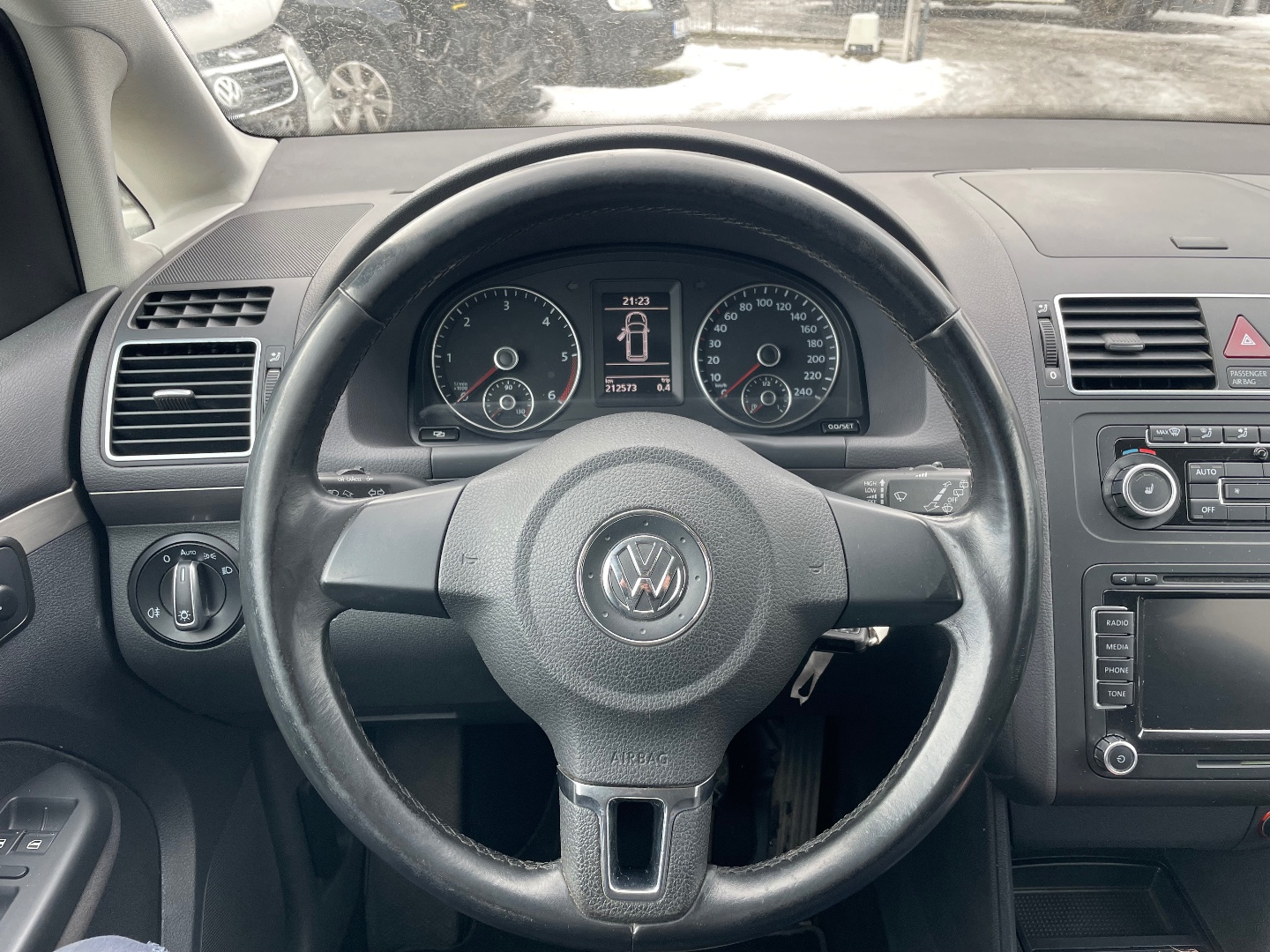 Volkswagen Touran 2,0TDI 103kW 5míst ZÁRUKA  - pohled 6