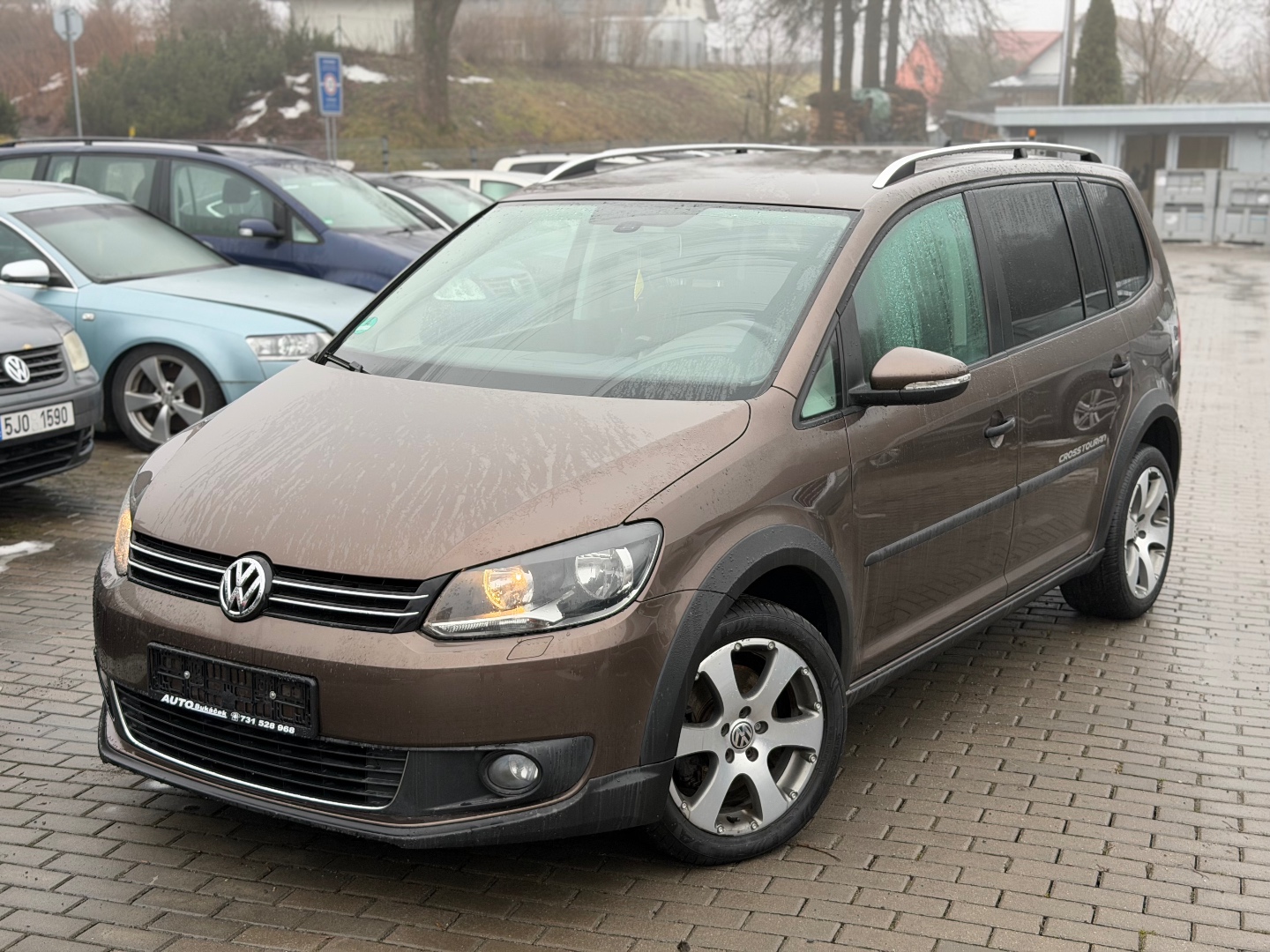 Volkswagen Touran CROSS 2,0TDi 103kW 7míst ZÁRUKA - hlavní pohled