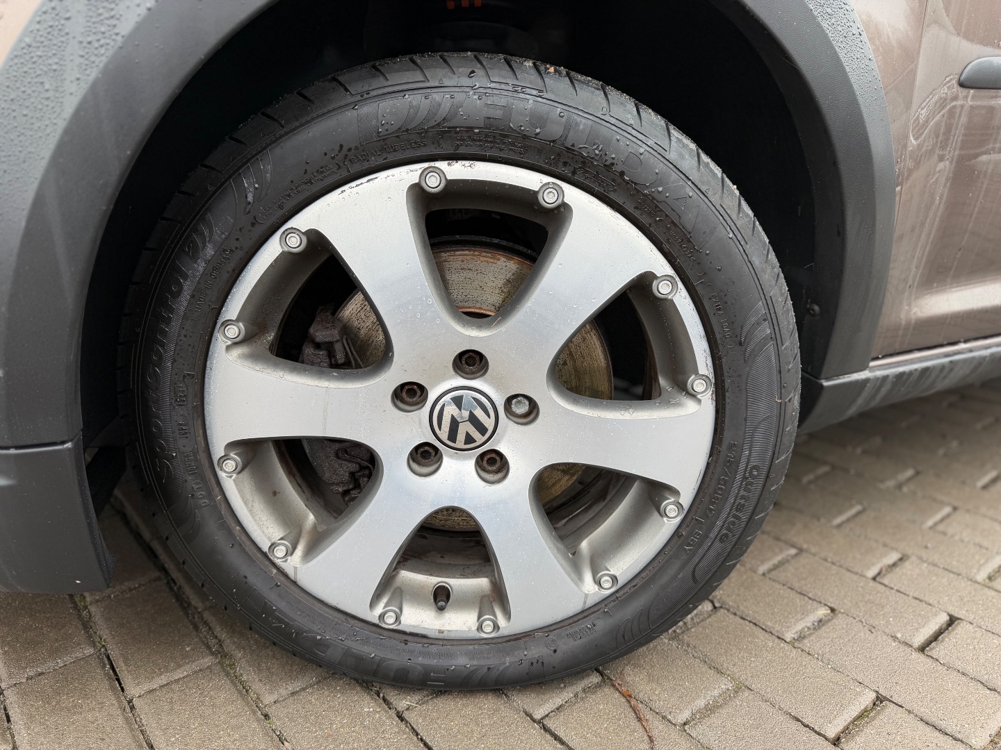 Volkswagen Touran CROSS 2,0TDi 103kW 7míst ZÁRUKA  - pohled 19