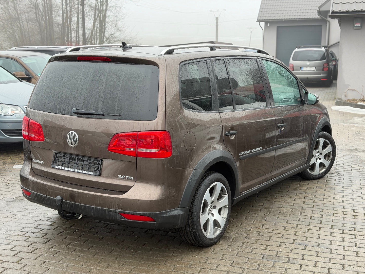Volkswagen Touran CROSS 2,0TDi 103kW 7míst ZÁRUKA  - pohled 2