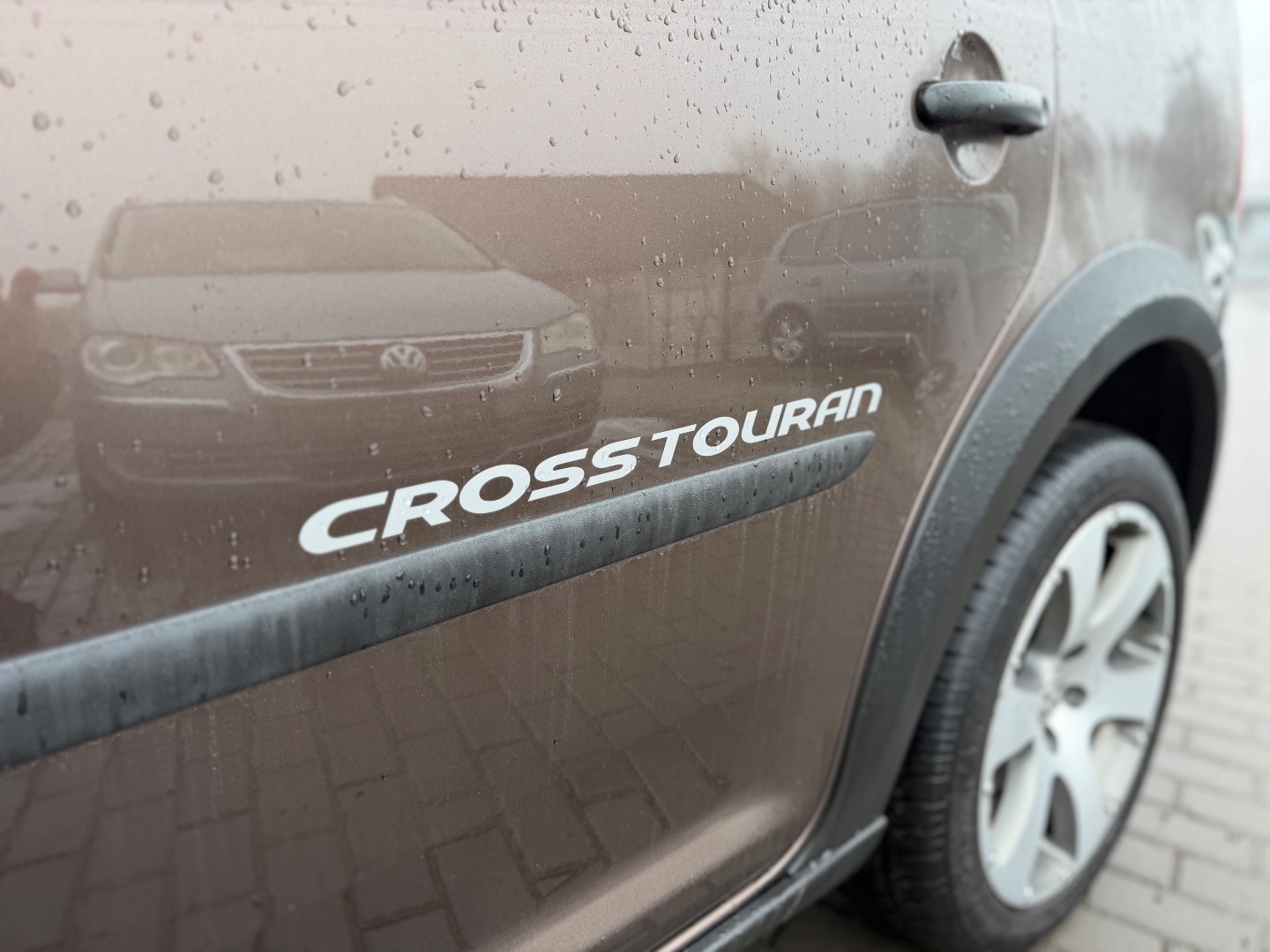 Volkswagen Touran CROSS 2,0TDi 103kW 7míst ZÁRUKA  - pohled 21