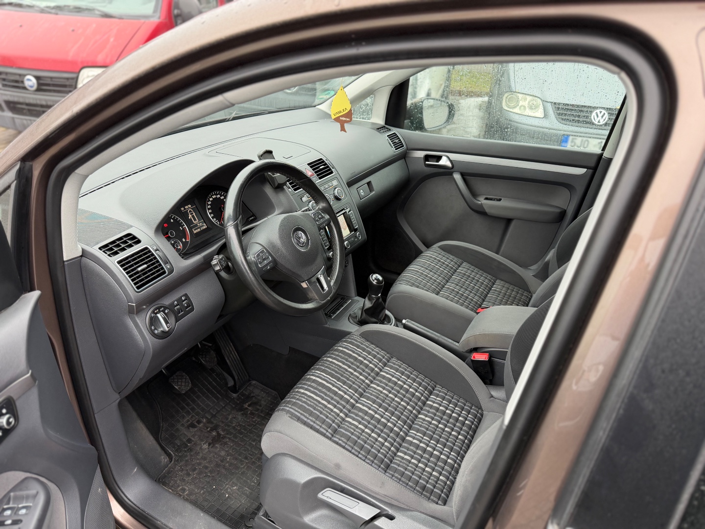 Volkswagen Touran CROSS 2,0TDi 103kW 7míst ZÁRUKA  - pohled 3