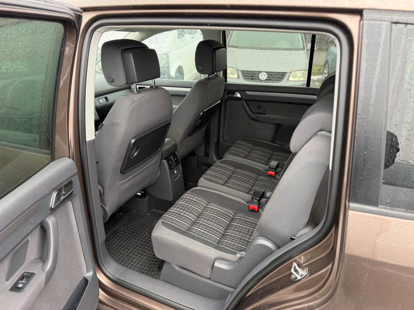 Volkswagen Touran CROSS 2,0TDi 103kW 7míst ZÁRUKA  - pohled 4