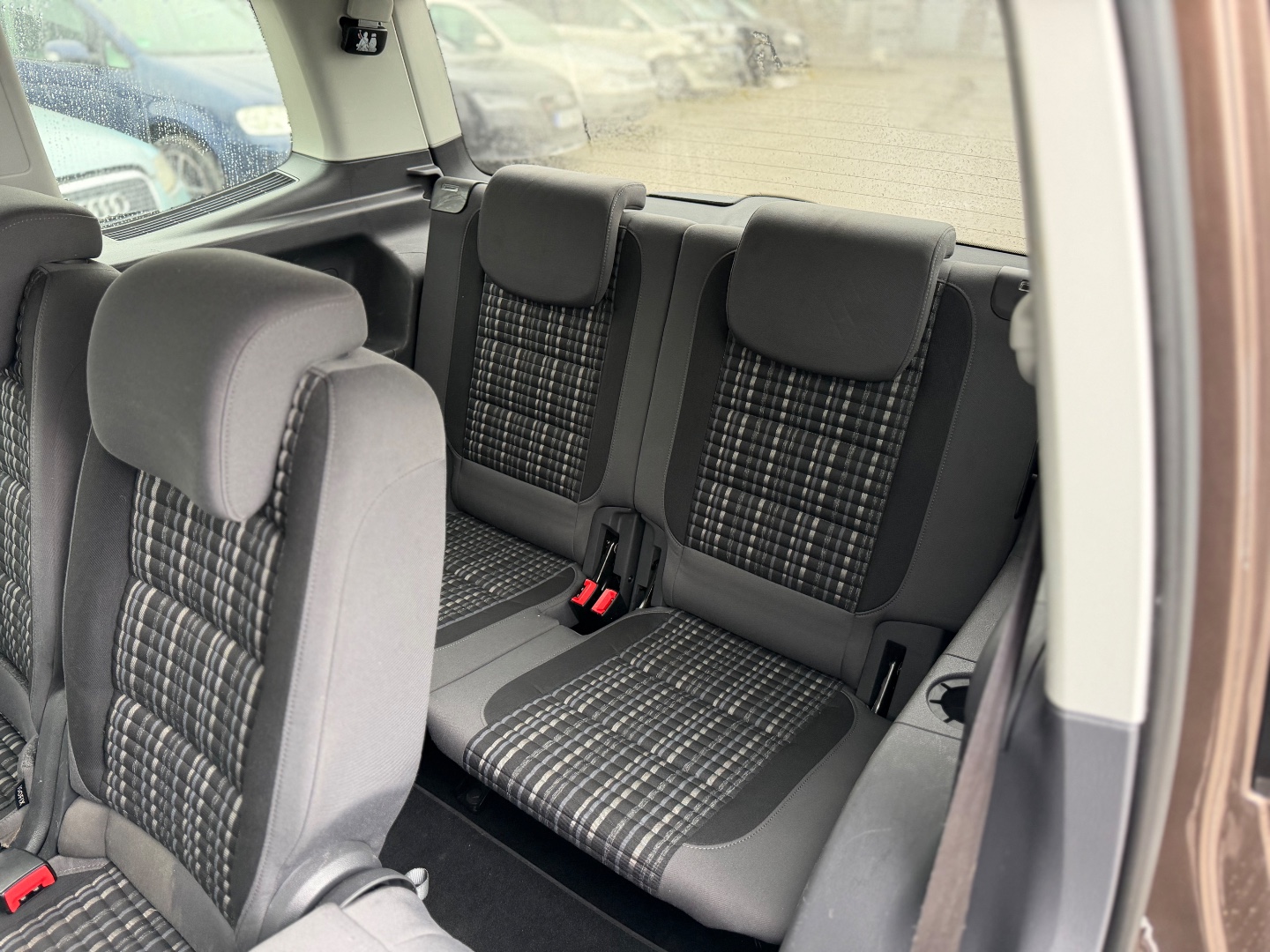 Volkswagen Touran CROSS 2,0TDi 103kW 7míst ZÁRUKA  - pohled 5