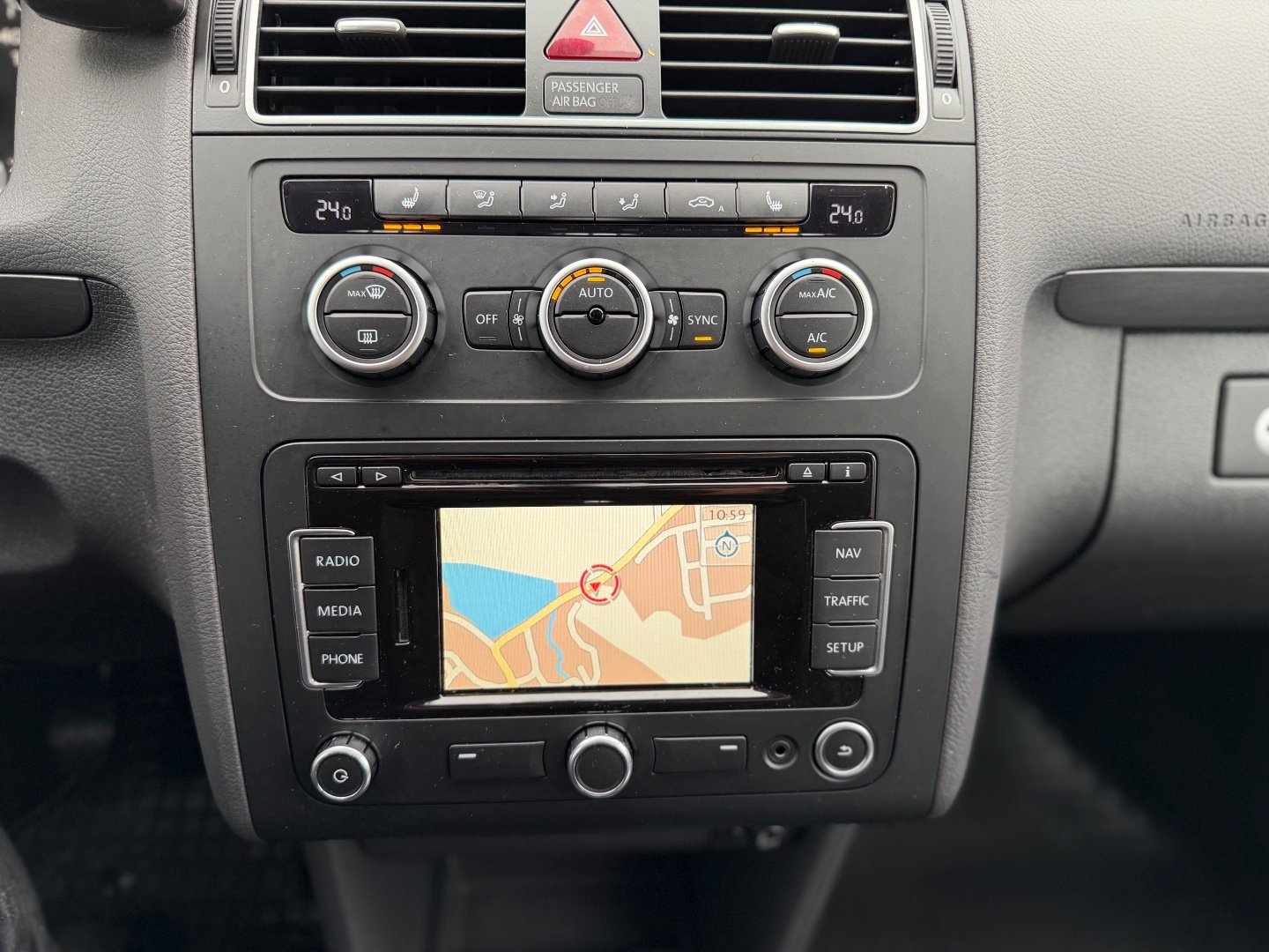 Volkswagen Touran CROSS 2,0TDi 103kW 7míst ZÁRUKA  - pohled 9