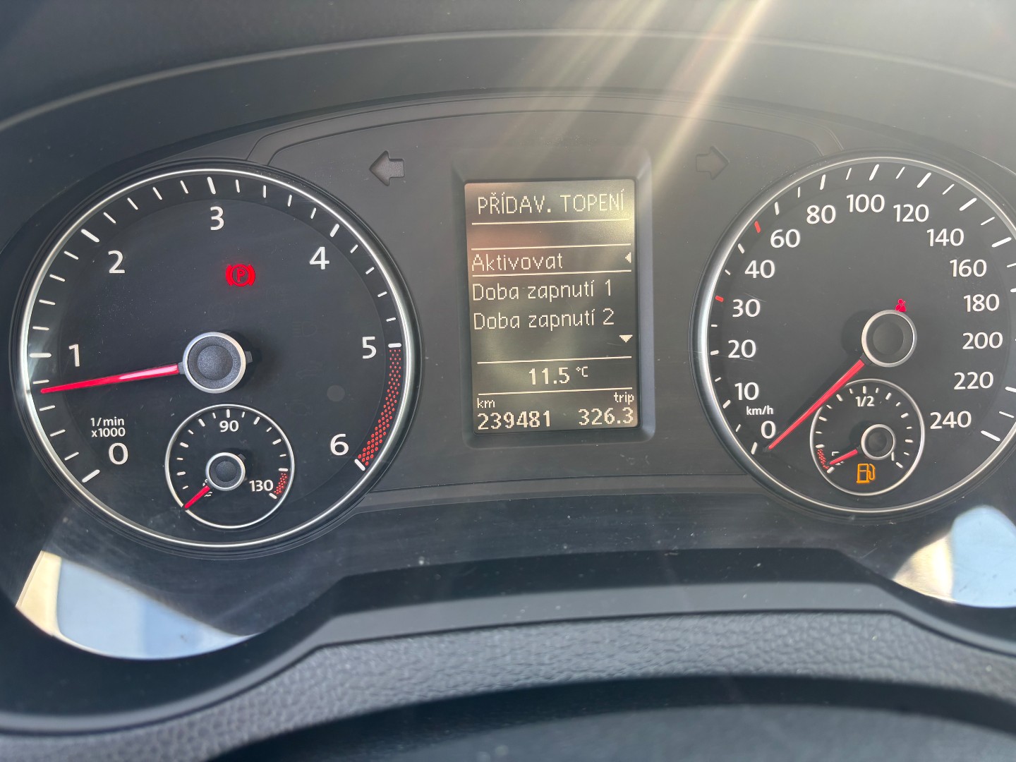 Volkswagen Sharan 2.0 TDi 4motion STYLE  - pohled 8
