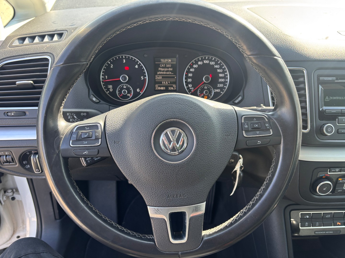 Volkswagen Sharan 2.0 TDi 4motion STYLE  - pohled 7