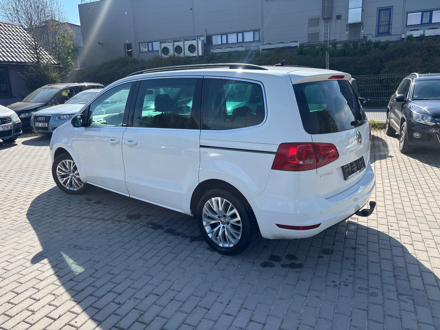 Volkswagen Sharan 2.0 TDi 4motion STYLE  - pohled 5