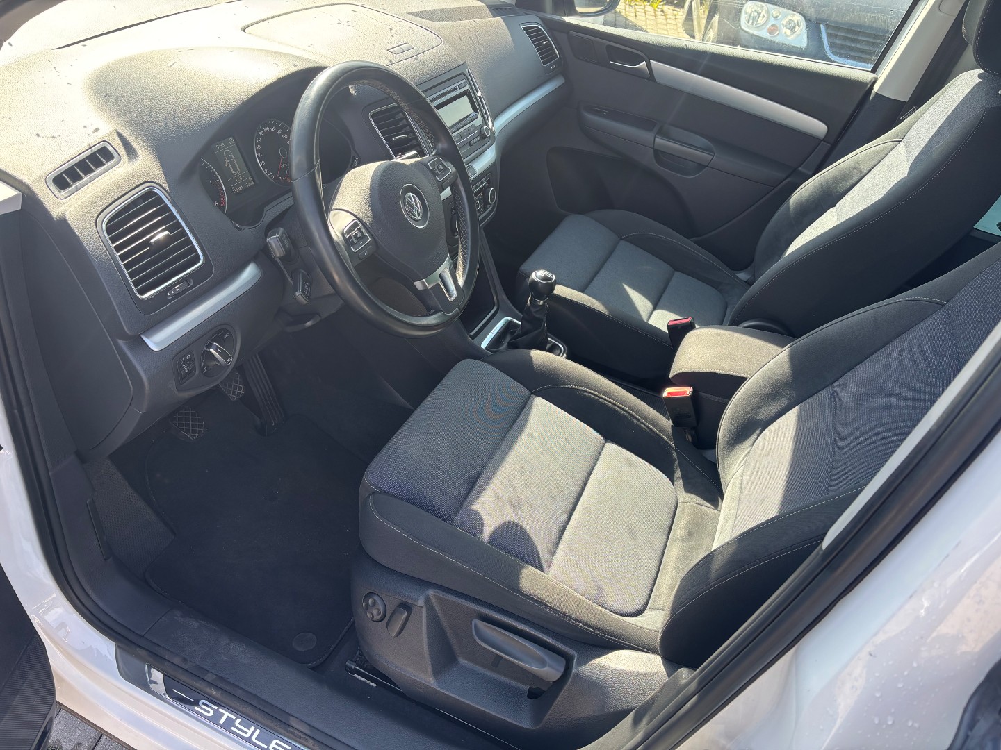 Volkswagen Sharan 2.0 TDi 4motion STYLE  - pohled 4