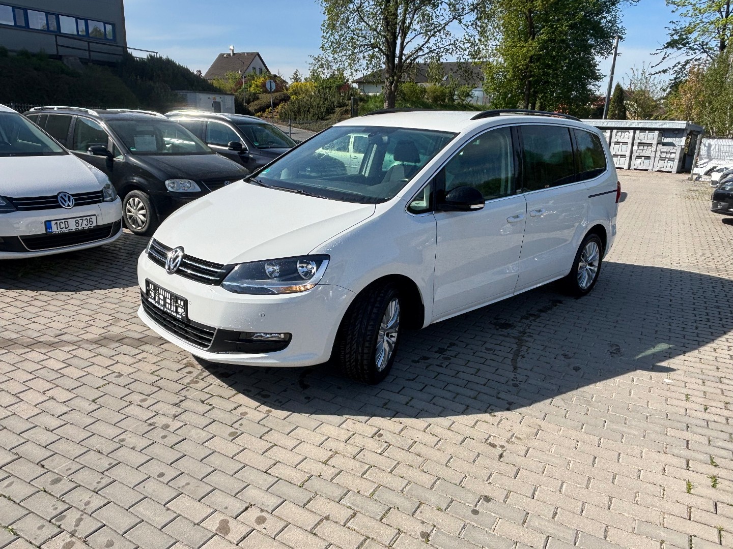 Volkswagen Sharan 2.0 TDi 4motion STYLE  - pohled 2
