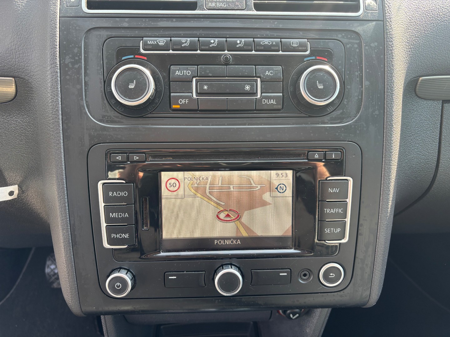 Volkswagen Touran 2.0 TDi 125 kw HIGHLINE DSG  - pohled 9