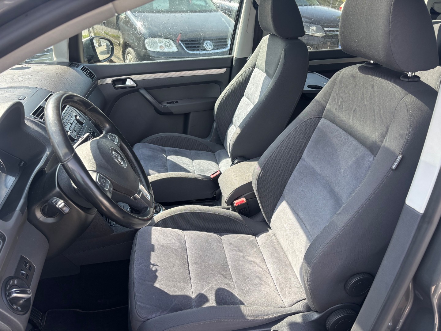 Volkswagen Touran 2.0 TDi 125 kw HIGHLINE DSG  - pohled 7