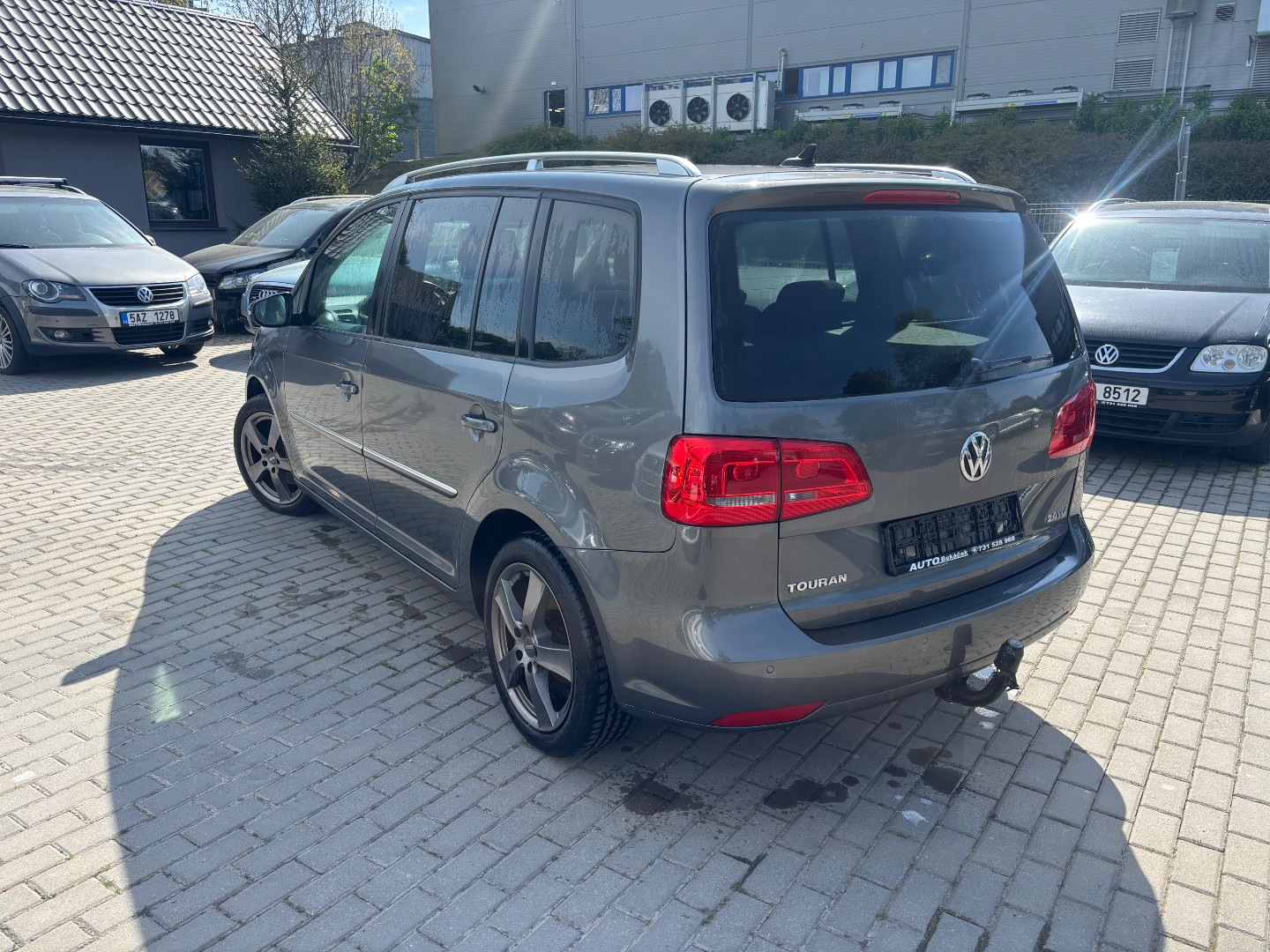 Volkswagen Touran 2.0 TDi 125 kw HIGHLINE DSG  - pohled 3