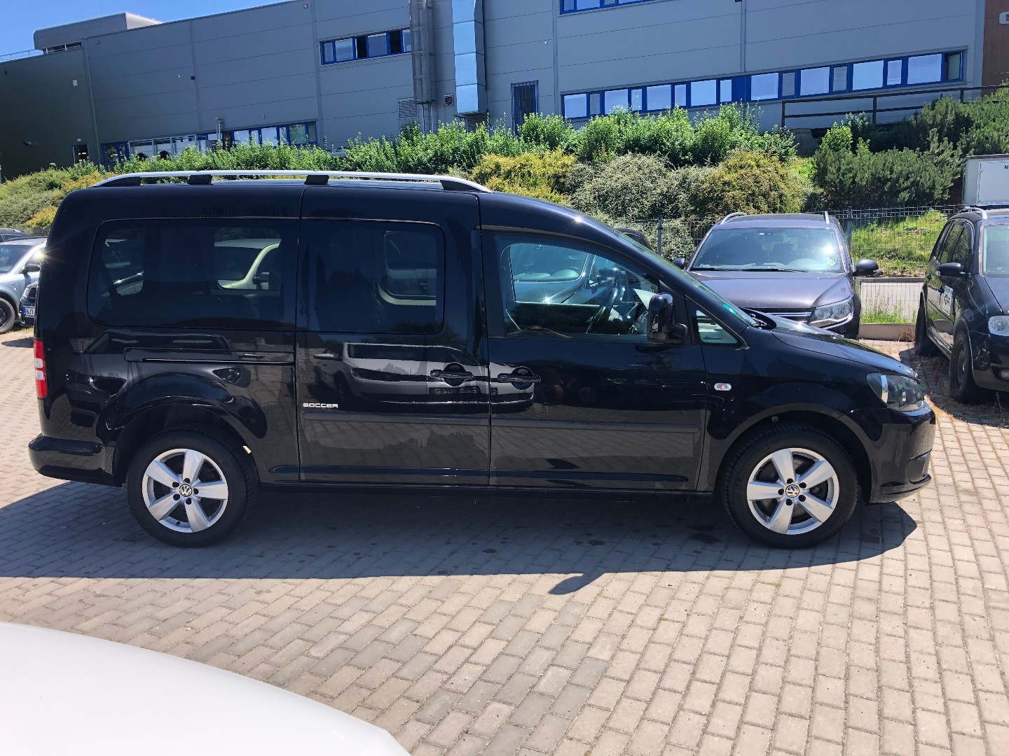 Volkswagen Caddy Maxi 2,0TDI 103KW 7MÍST - pohled 2