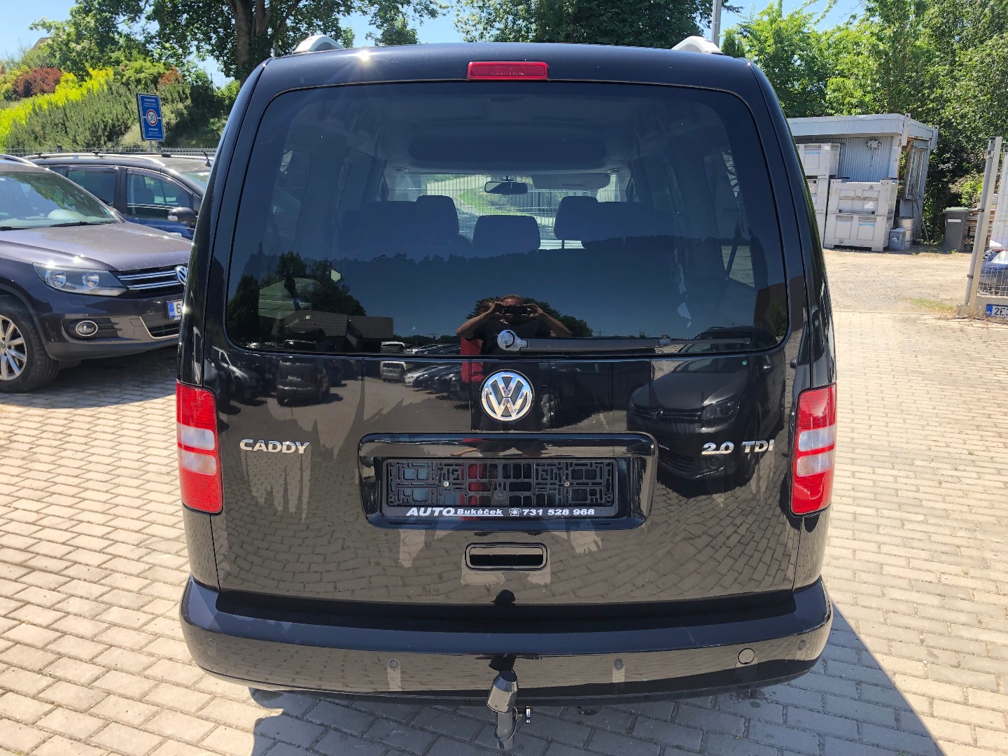 Volkswagen Caddy Maxi 2,0TDI 103KW 7MÍST - pohled 4
