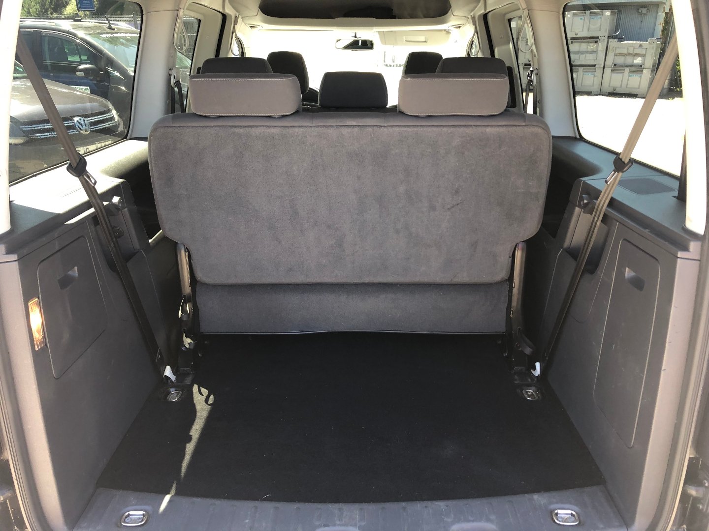 Volkswagen Caddy Maxi 2,0TDI 103KW 7MÍST - pohled 5