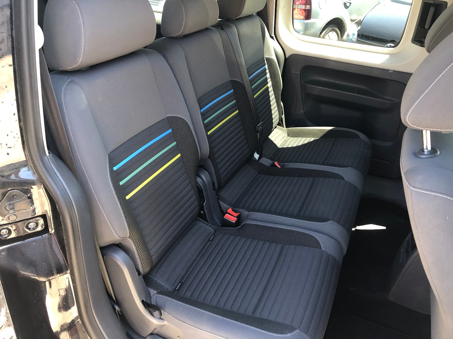 Volkswagen Caddy Maxi 2,0TDI 103KW 7MÍST - pohled 6