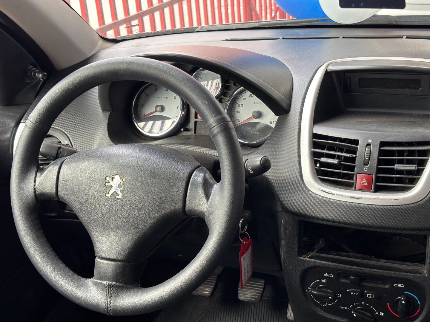 Peugeot 207 SW XR Sport 1.4 Flex 8V 5p — foto 14