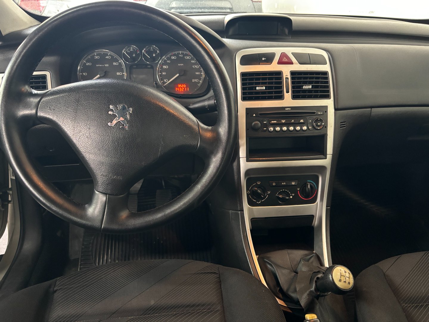 Peugeot 307SD — foto 14