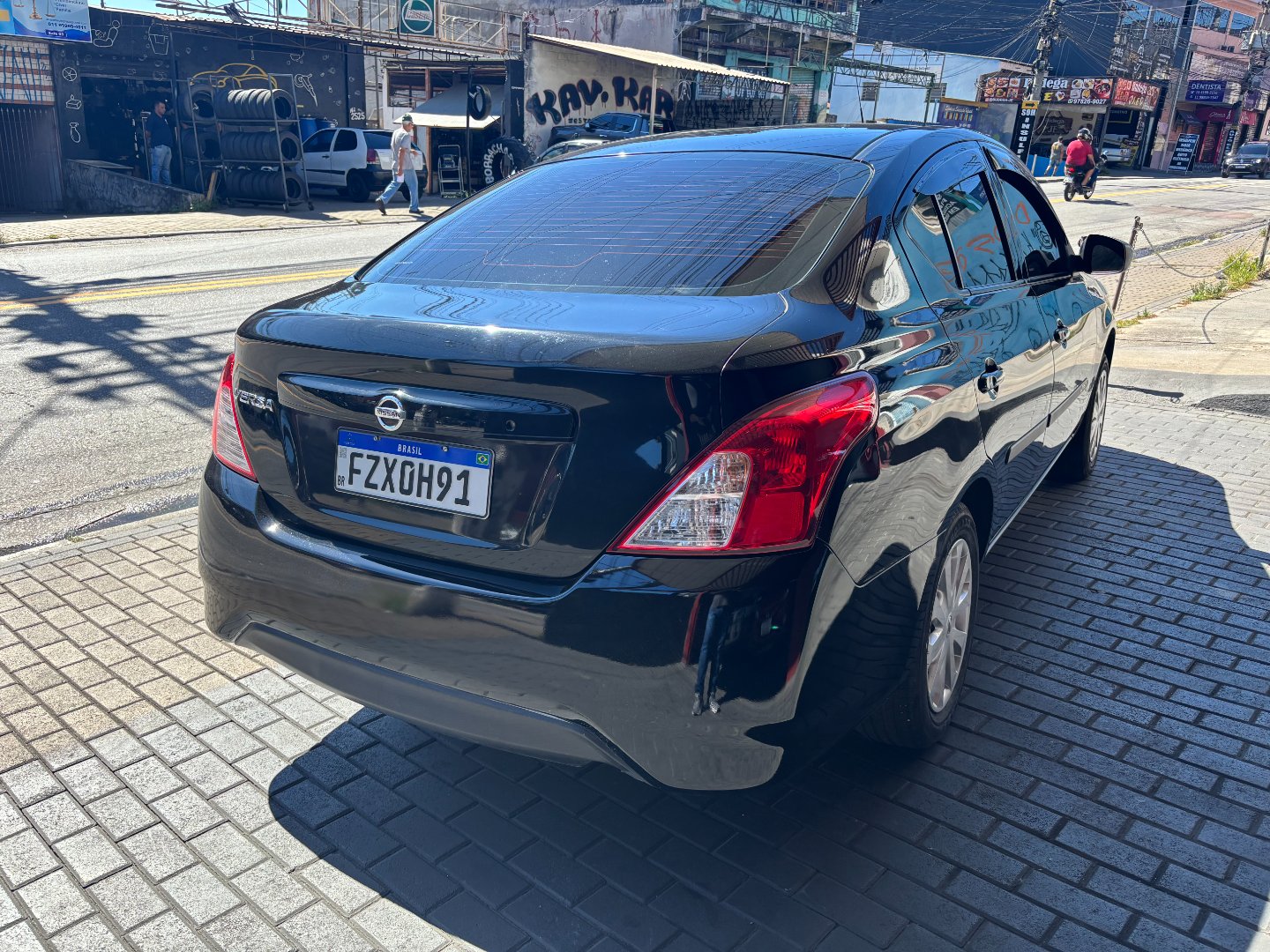 Nissan VERSA 1.0 12V FlexStart 4p Mec. — foto 3