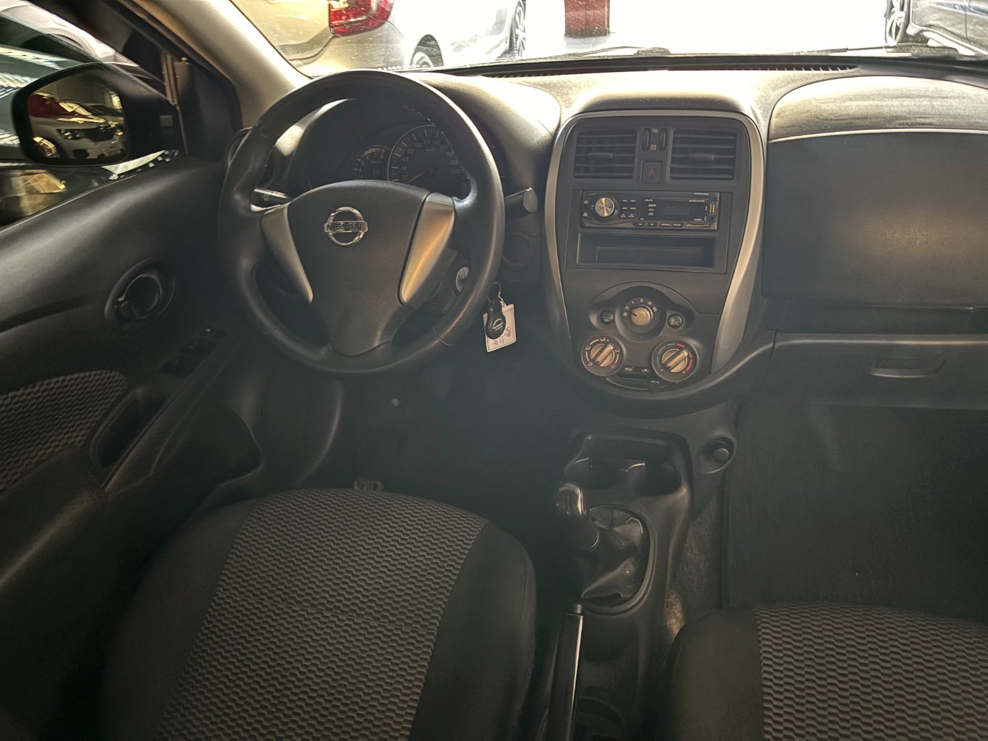 Nissan VERSA 1.0 12V FlexStart 4p Mec. — foto 11