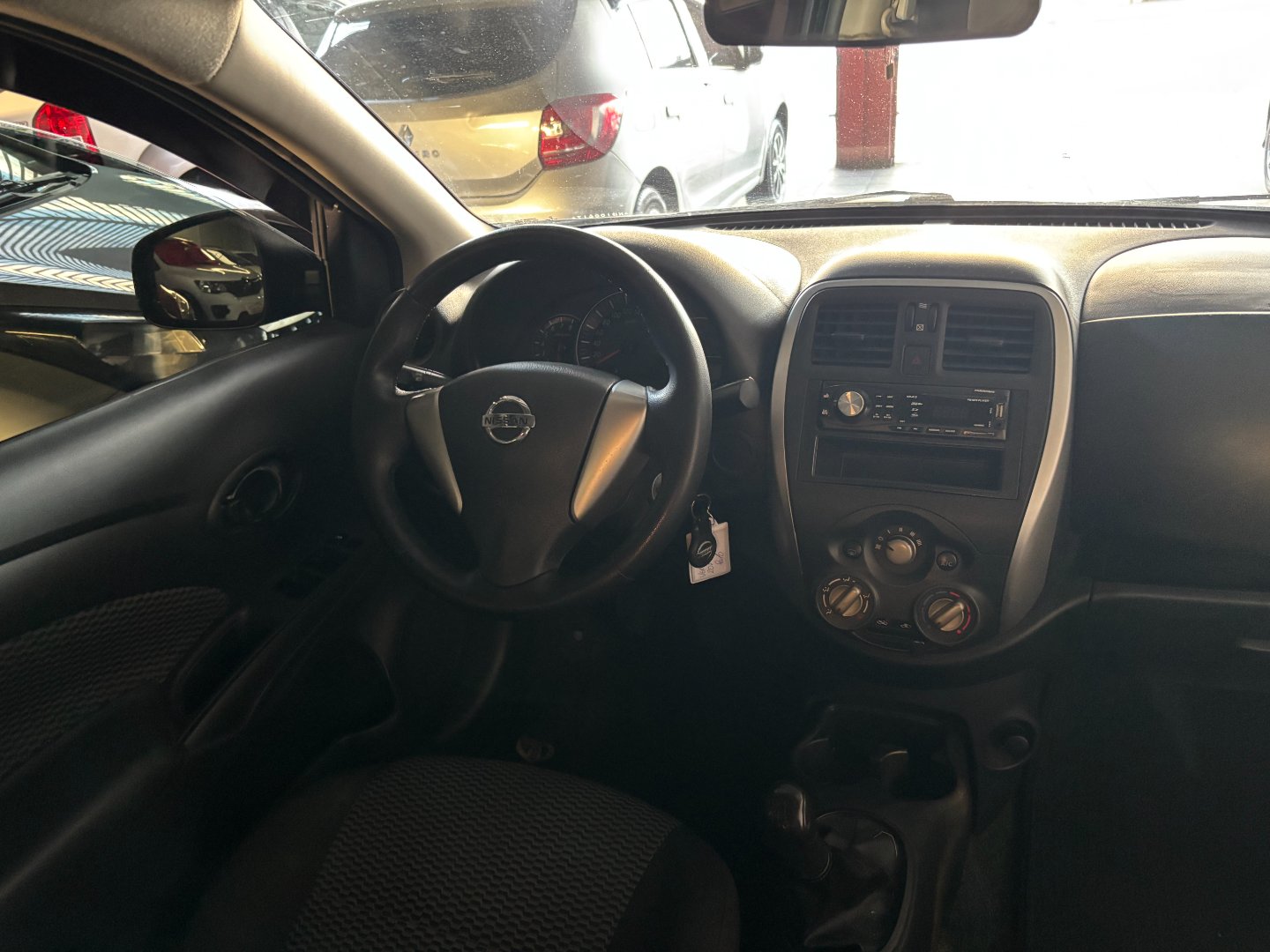 Nissan VERSA 1.0 12V FlexStart 4p Mec. — foto 12