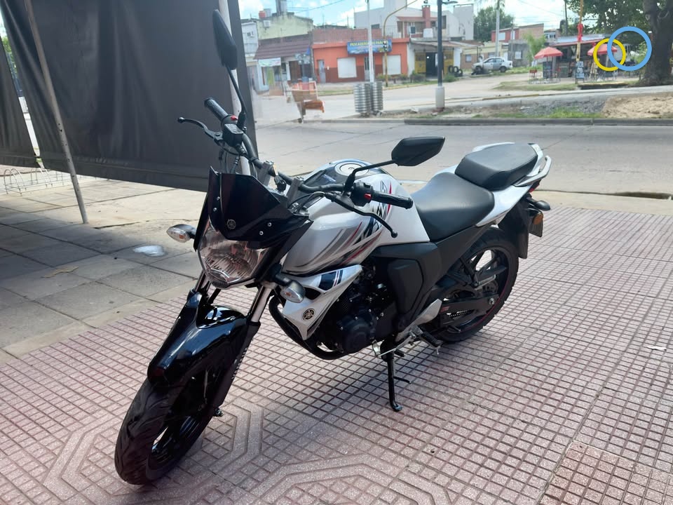 Yamaha FZ