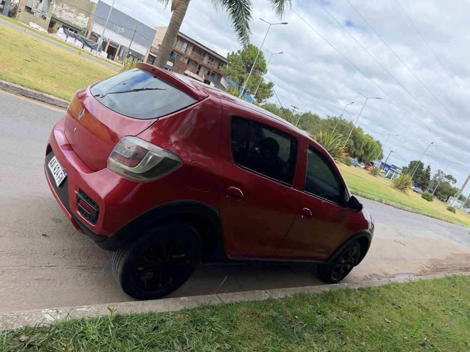 Renault Sandero gallery 3