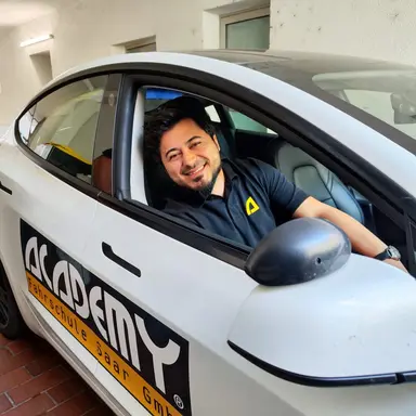 Güray - Dein Fahrlehrer bei Fahrschule ACADEMY Fahrschule Saar