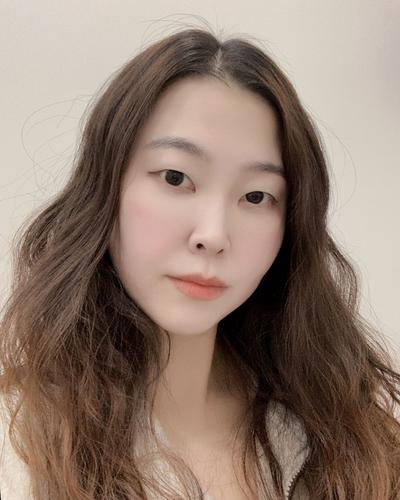 눈밑 수술 10주차, 눈밑 라인이 부드럽게 정돈됐어요 — 아바성형외과 환자 후기 사진