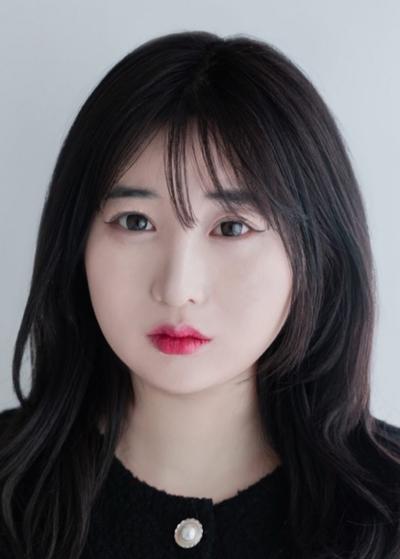이마·관자놀이 지방이식 후기, 볼륨 자연스럽게 잡혔어요 사진 2 — 아바성형외과 이마거상 후기
