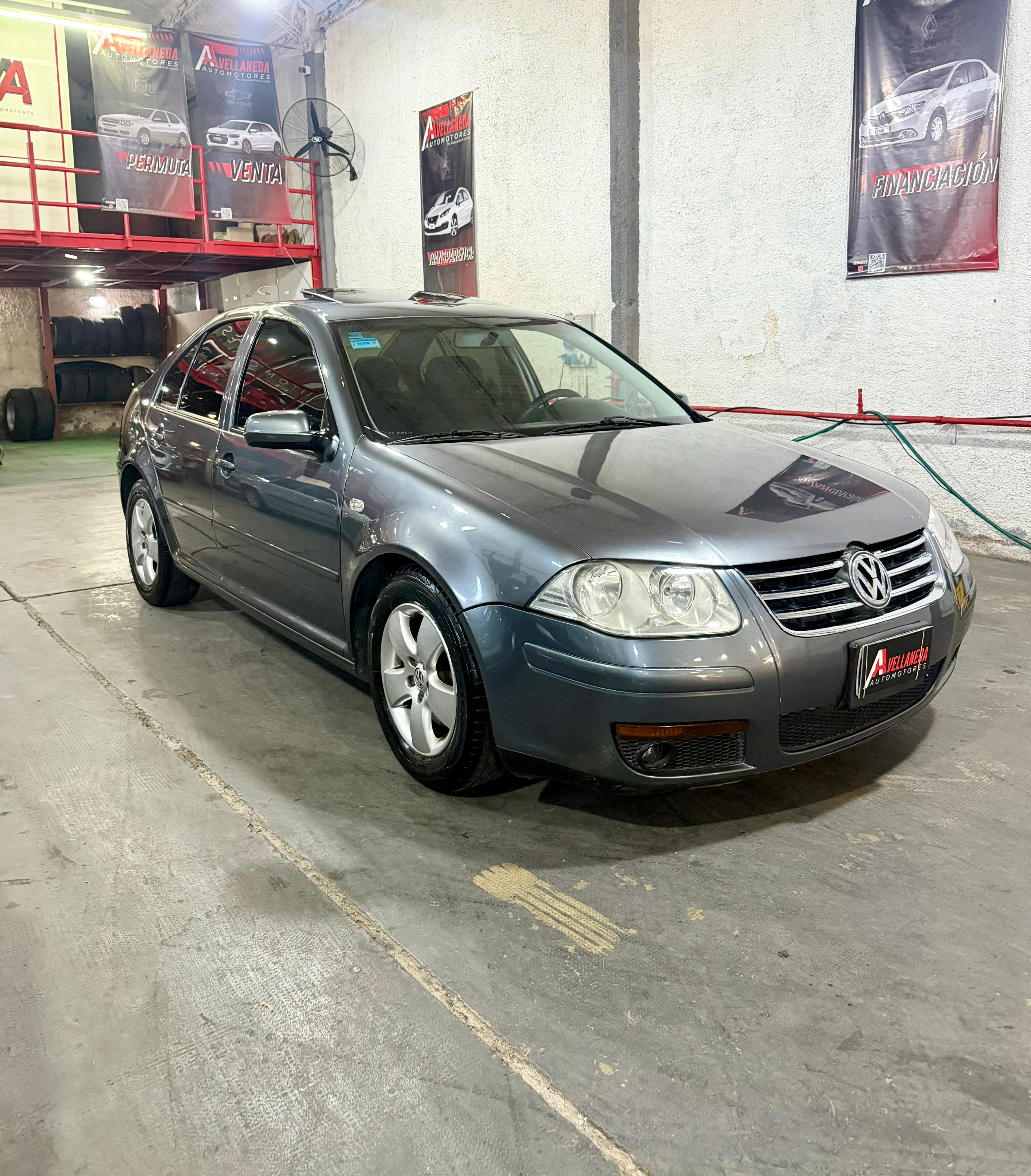 VOLKSWAGEN BORA 2.0 2009