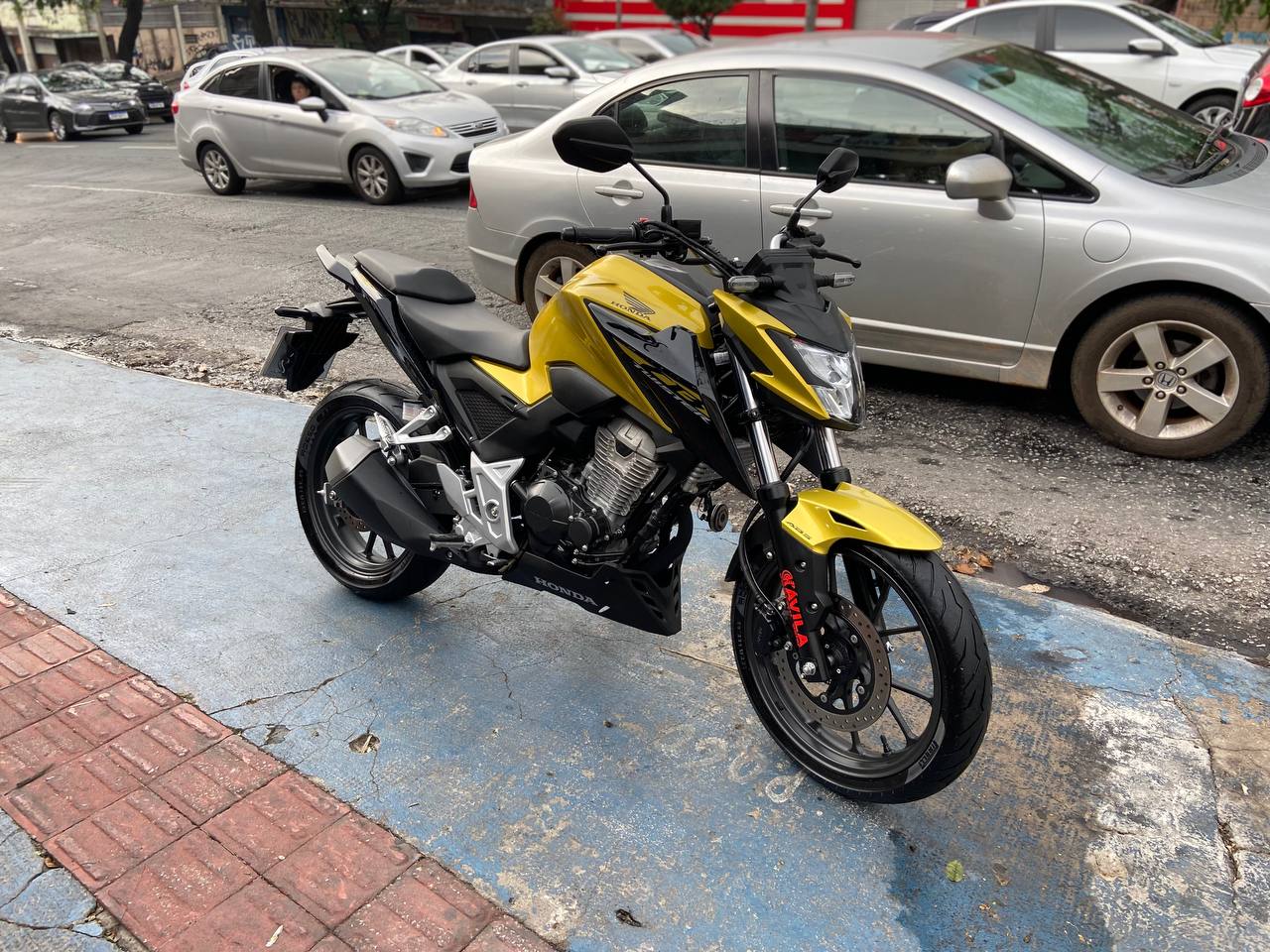 CB 300F Twister Flex