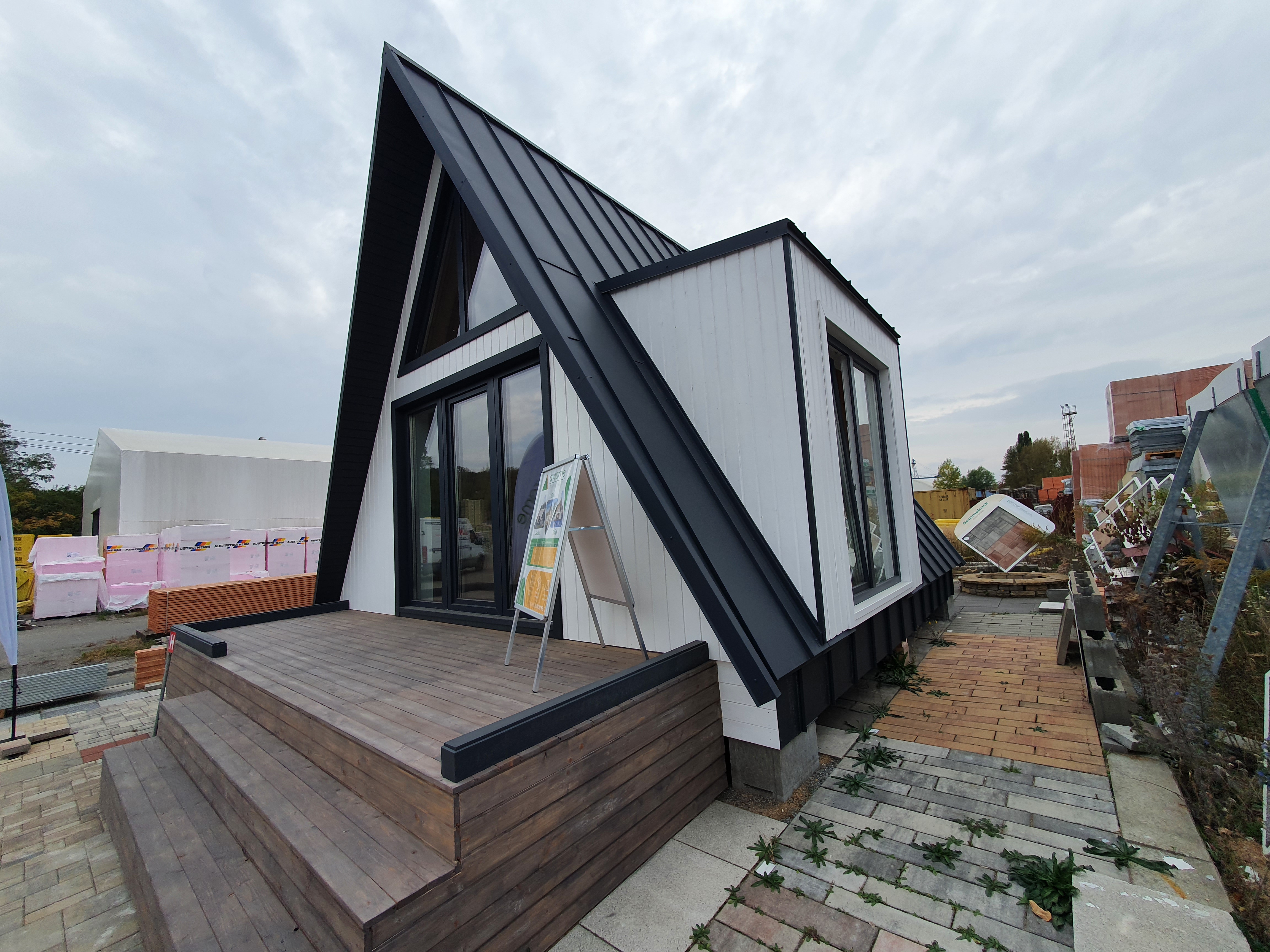 Fourth preview image in the gallery of the current house model